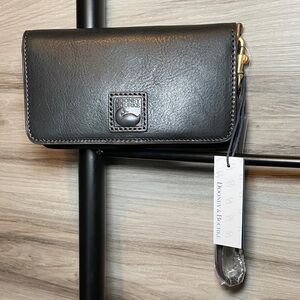 NWT- Dooney & Bourke Florentine Leather Phone Wristlet, Black